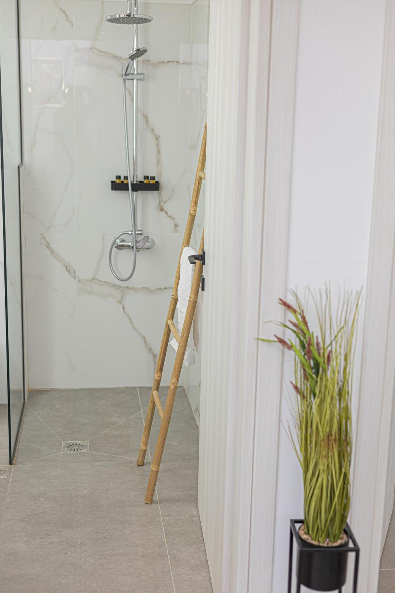 Ammira Mare Apartment อาเยีย เปลาเยีย ภายนอก รูปภาพ